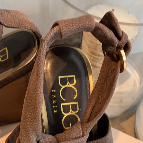 BCBG Wedge Sandals - Picture 8 of 8